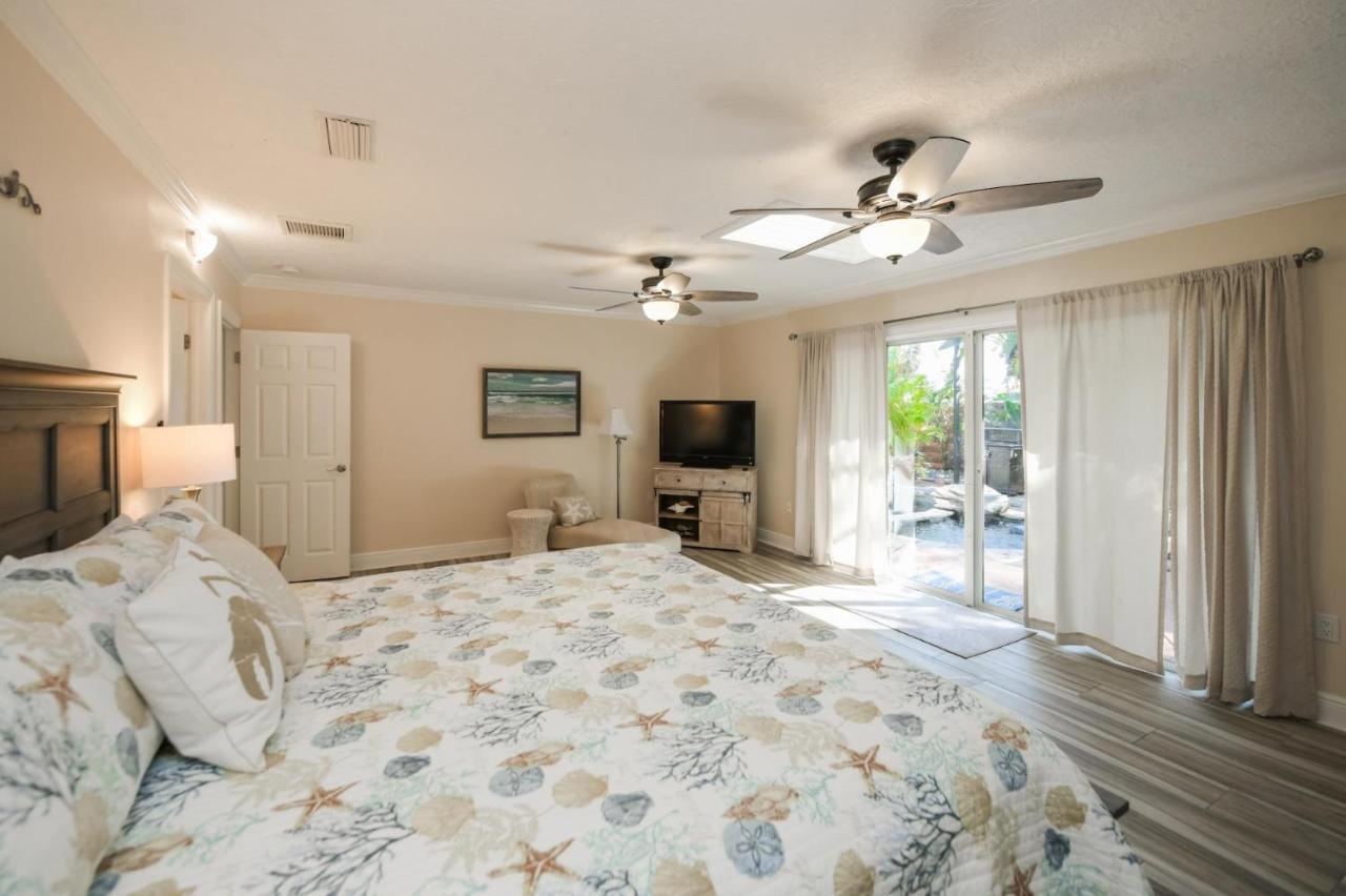 Island Time - Home Wenclosed Lagoon Style Pool Spa Walk To Beach Bikes Holmes Beach Exterior photo