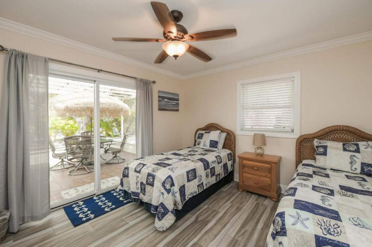 Island Time - Home Wenclosed Lagoon Style Pool Spa Walk To Beach Bikes Holmes Beach Exterior photo