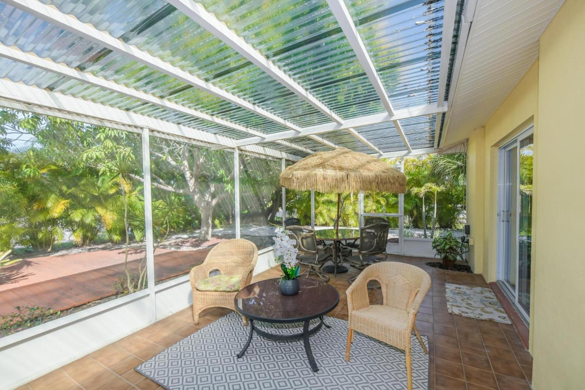 Island Time - Home Wenclosed Lagoon Style Pool Spa Walk To Beach Bikes Holmes Beach Exterior photo
