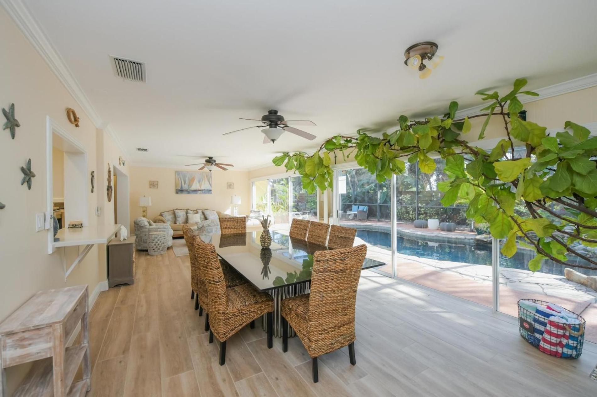 Island Time - Home Wenclosed Lagoon Style Pool Spa Walk To Beach Bikes Holmes Beach Exterior photo